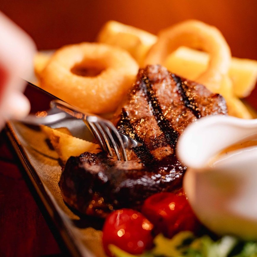 Cutting Pub Classic Steak, delicious food at Bonnie Rogues Cardiff