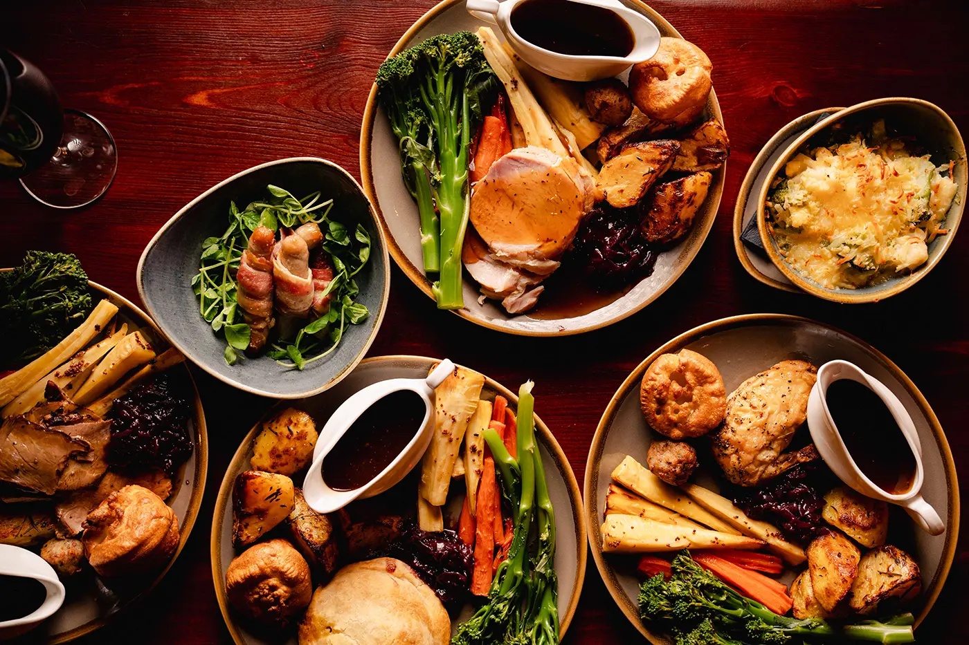 Delicious Sunday Roast Pub in Swansea